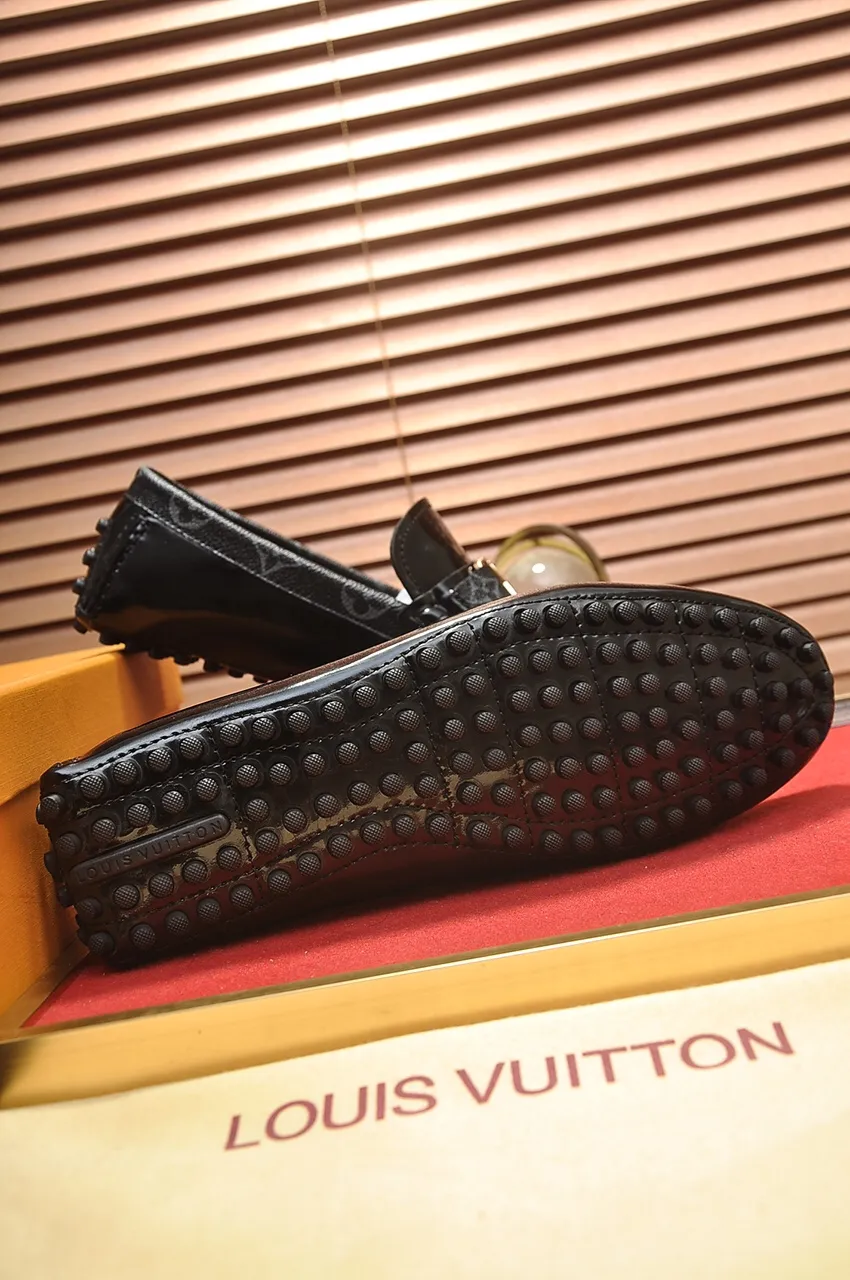 Men's men's shoes 💰420💶 [LV Doudou shoes] (water-dyed cowhide lining) new model is on the market, available on the official website. The new Doudou shoes are processed into single-color materials, and the uppers are made of imported horsehide leather. The body of the shoe is fully hemmed with mark thread, and is lined with imported original cowhide leather. The elegant shoe shape is super suitable for all-matching, and the size is 38-44.